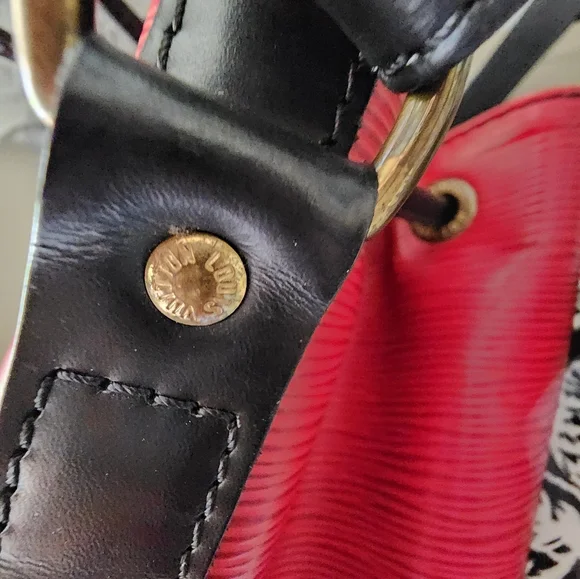 Louis Vuitton Noe Bucket Bag ❤️🖤 - Picture 9 of 16